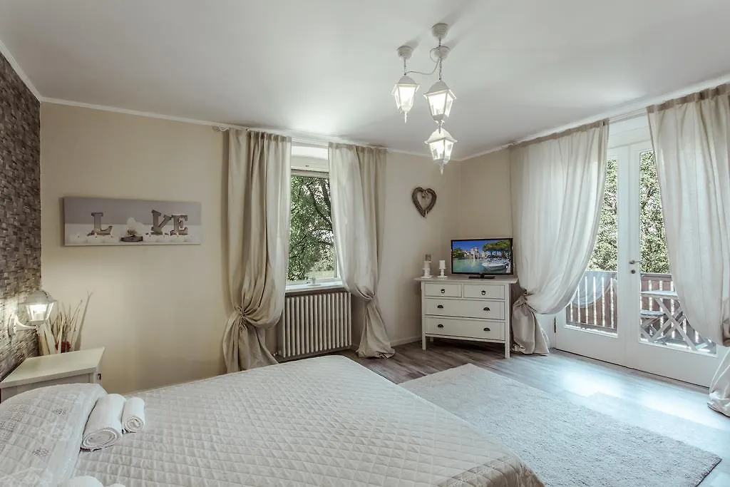Villa Matilde Desenzano del Garda Italien